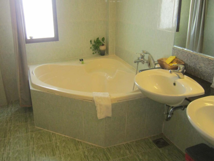 Bathroom 3, Ocean Star Resort, Phan Thiết