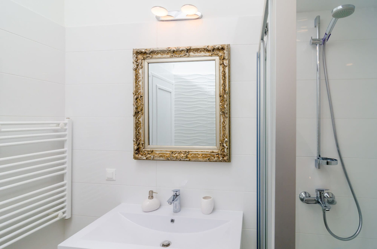 Bathroom 5, Cinema View House, Dubrovnik