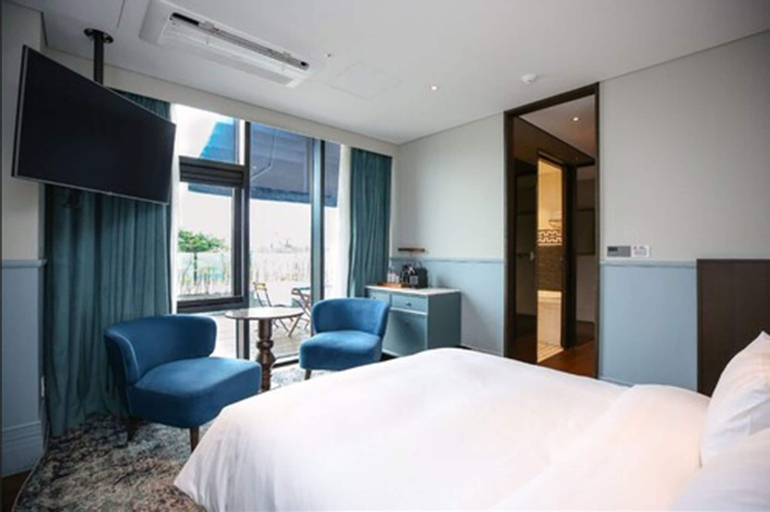 Bedroom 23