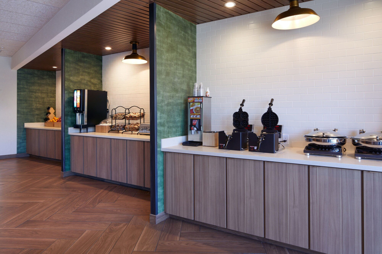 Food & Drinks 5, Fairfield Inn & Suites by Marriott Palmdale West, Los Angeles