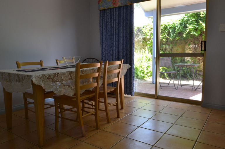 Dining Room 10
