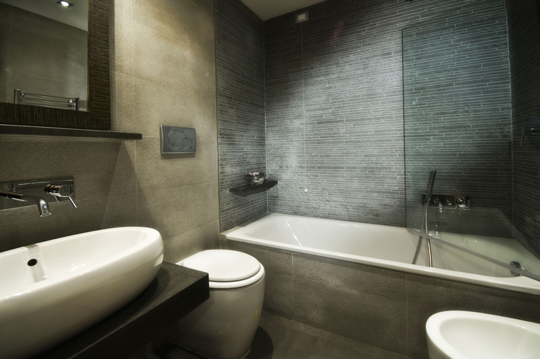Bathroom 4, Hotel Morgana, Rome