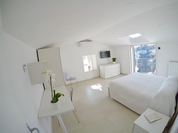 Bedroom 3, Casa Cristallo, Salerno