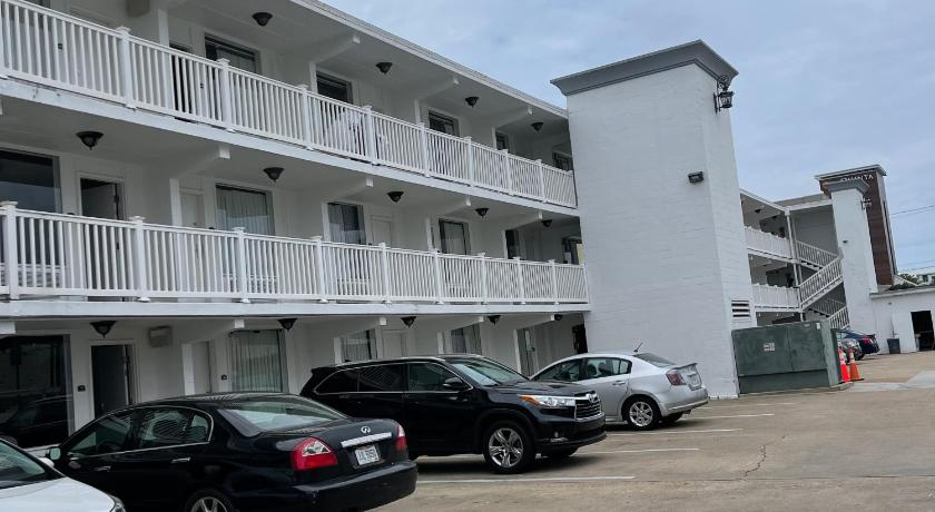 Oceans 2700, Virginia Beach