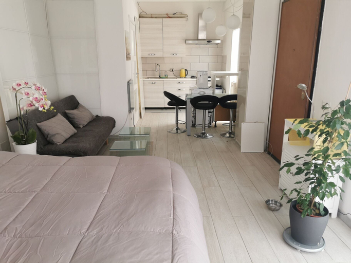 Bedroom 2, Apartment - Sleeps 2 - Parking - 5min To La Frasca, Rome