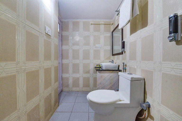 Bathroom 3, Fabhotel The Castle Homestay I, Udaipur