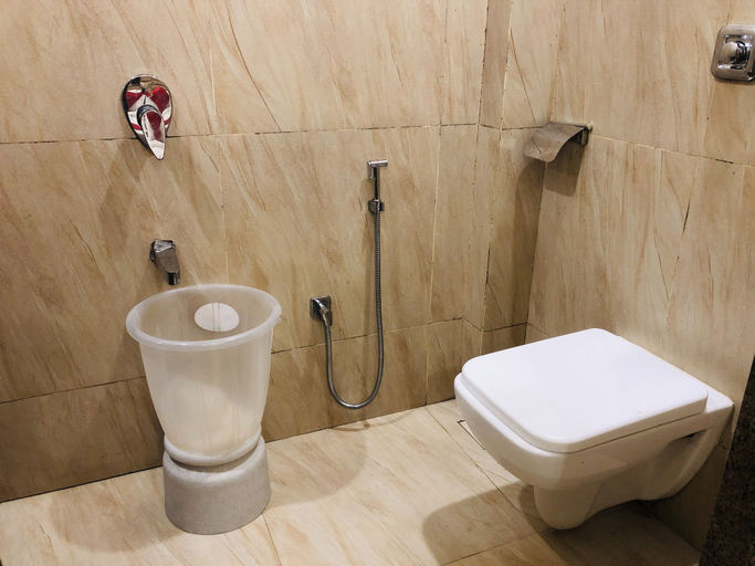 Bathroom 3, Guest Inn Residency, Mumbai Suburban