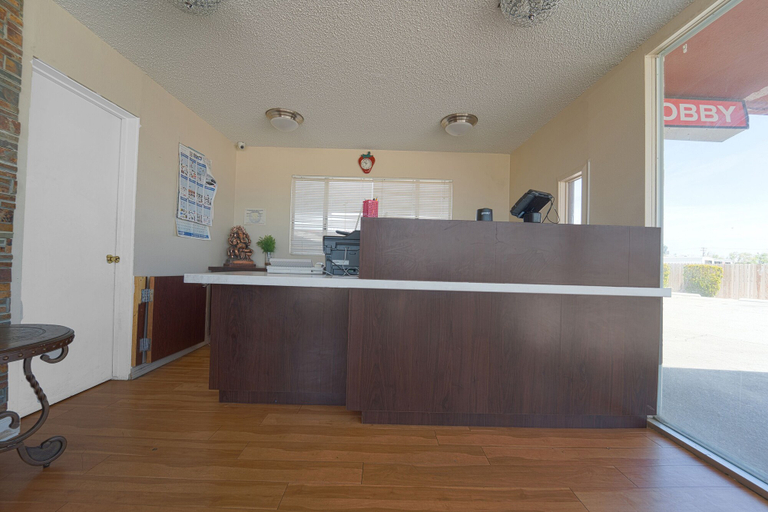 Others 5, Mojave Hotel, Kern