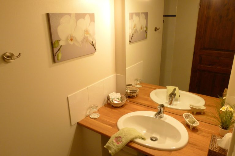Bathroom 5, La Ferme de Marpalu, Loir-et-Cher