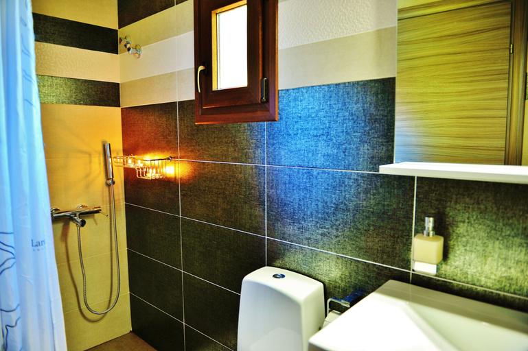 Bathroom 5, Sunday Summer Resort, Central Macedonia