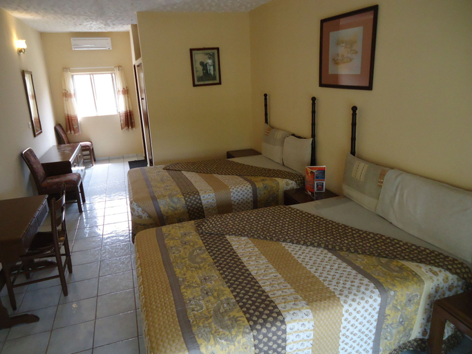 Bedroom 2, Holiday Beach Club Hotel, Kombo Saint Mary
