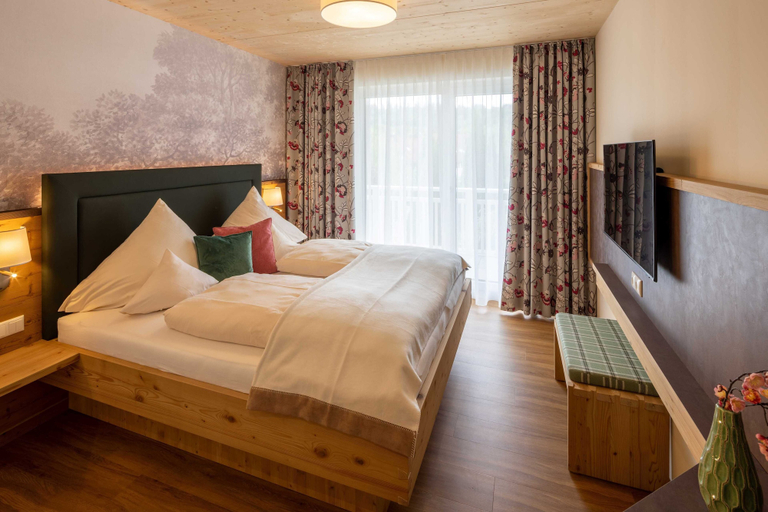 Bedroom 2, Hotel Sonnenhang Kempten, Kempten (Allgäu)
