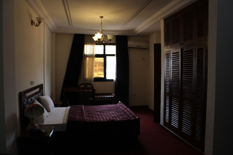Bedroom 2, Girafe Hôtel, Mfoundi