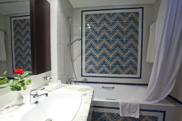 Bathroom 5, El Mouradi El Menzah, Hammamet