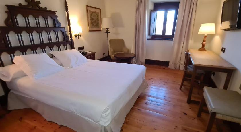 Bedroom 3, Parador de Gredos, Ávila