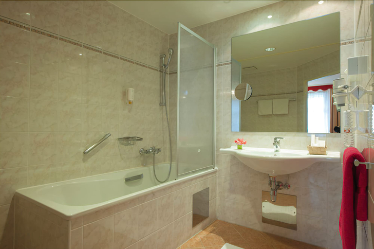 Bathroom 5, Pertschy Palais Hotel, Wien