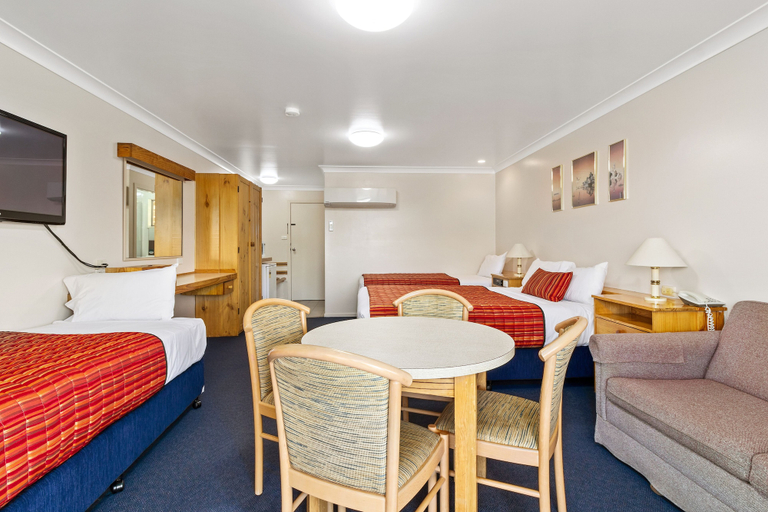 Bedroom 5, Econo Lodge Alabaster, Cowra