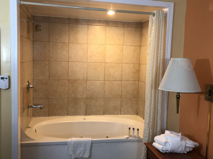 Bathroom 25