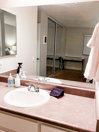 Bathroom, Hale Makai, San Diego