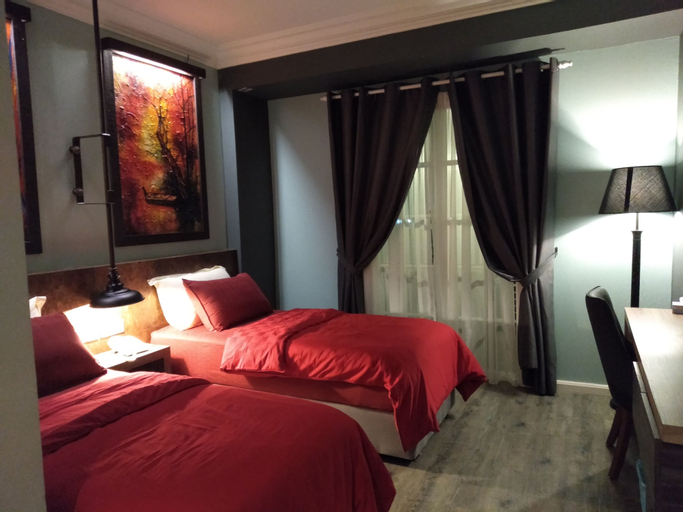 Bedroom 12