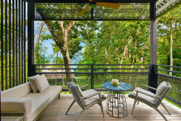 Exterior & Views 6