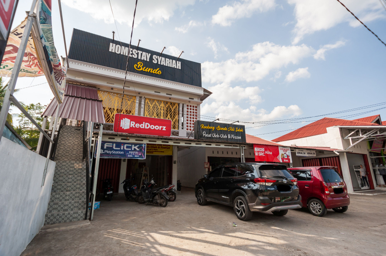 Exterior & Views, RedDoorz Syariah near RS Tentara Solok, Solok