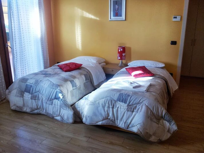 Bedroom 3, La Marina Resort, Bergamo