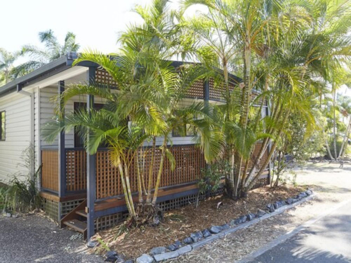 Exterior & Views 7