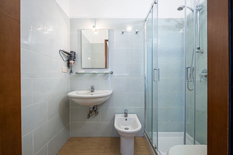 Bathroom 5, Astrid Hotel, Florence