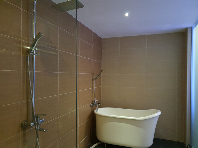 Bathroom 3, Grandeur Hotel and Spa, Malacca City