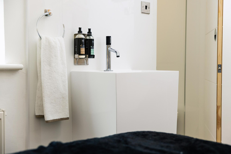 Bathroom 3, Cambridge House Hotel, Cambridgeshire