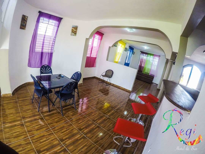 Others, Regi Hotel & Bar, les Cayes