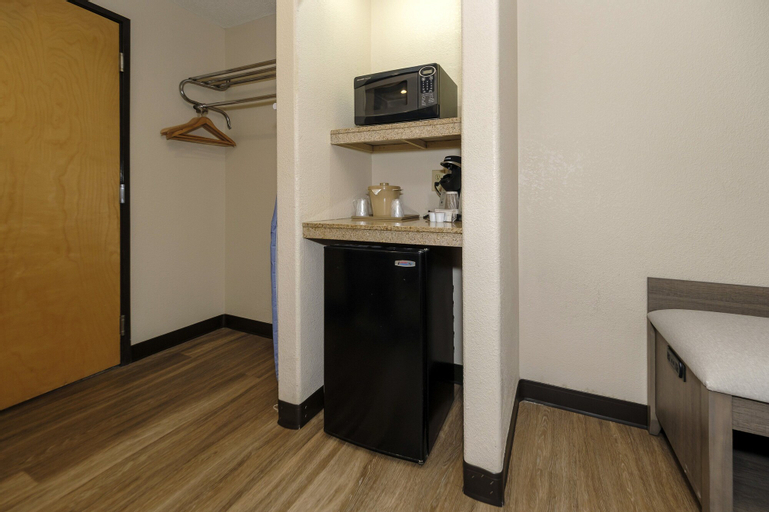 Dining Room 28