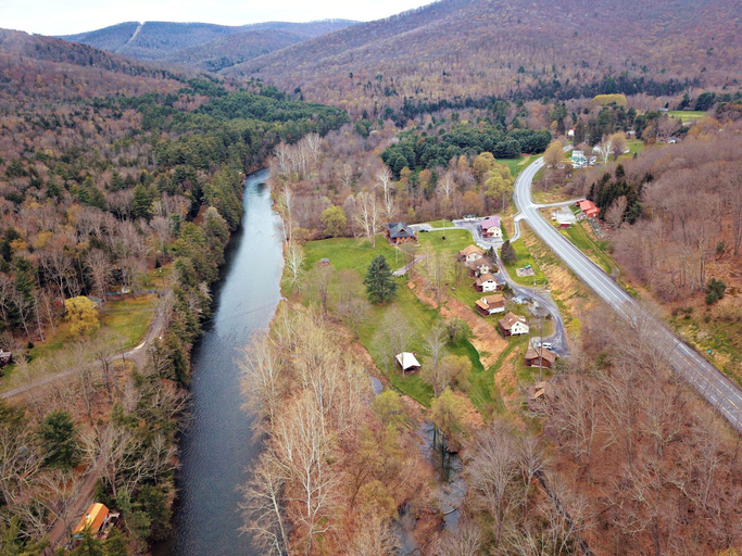 Others 1, Rough Cut Lodge, Tioga