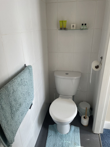 Bathroom 3, Ivydene Guest House, Lincolnshire