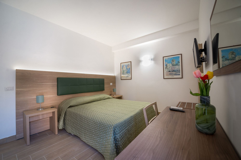 Bedroom 4, Malì Guest House & Terrace Bar, Roma