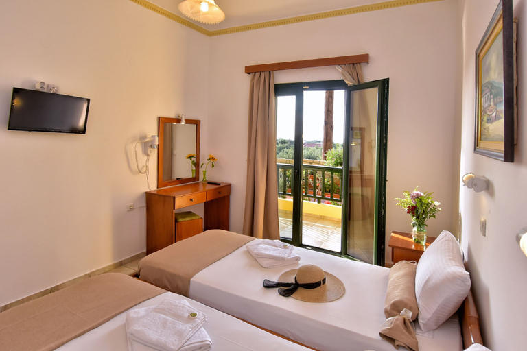 Bedroom 3, Aspri Petra, Crete