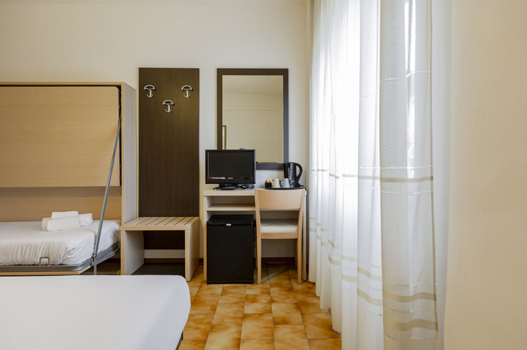 Bedroom 9