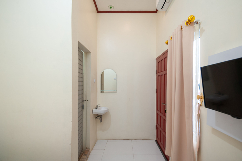 Others 5, RedDoorz Syariah near RS Tentara Solok, Solok