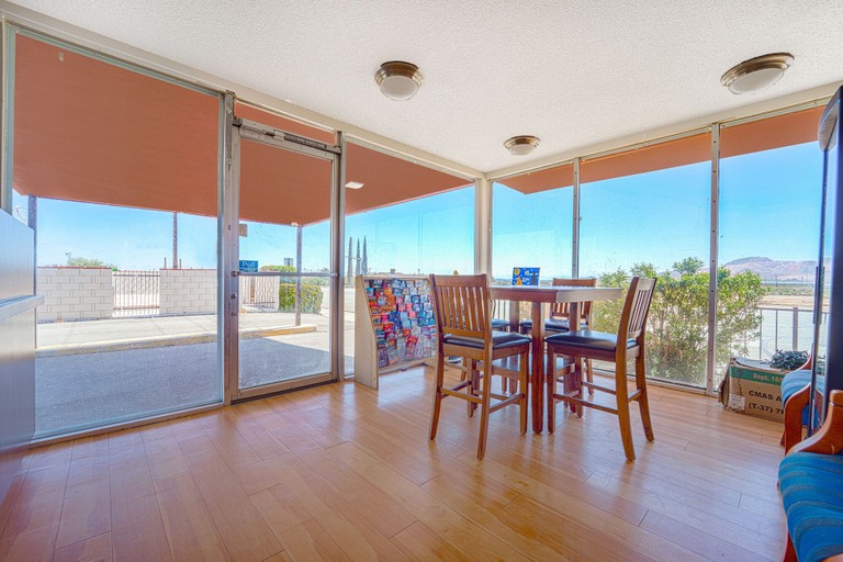 Others 5, Mojave Hotel, Kern
