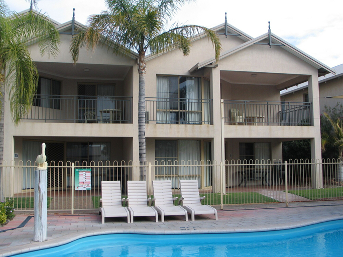 Others 5, Pelican Shore Villas, Northampton