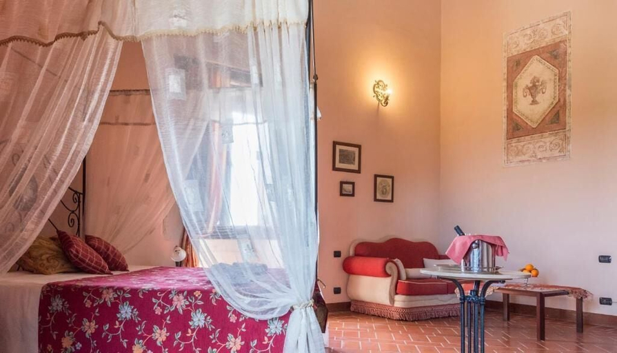 Bedroom 4, hotel lady lusya, Syracuse