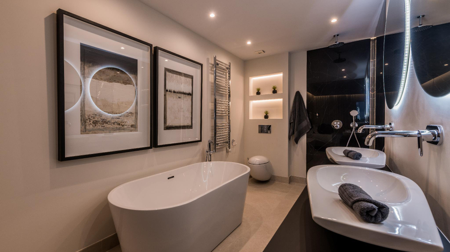 Bathroom, Luxury apartment at Monte Paraiso, Málaga