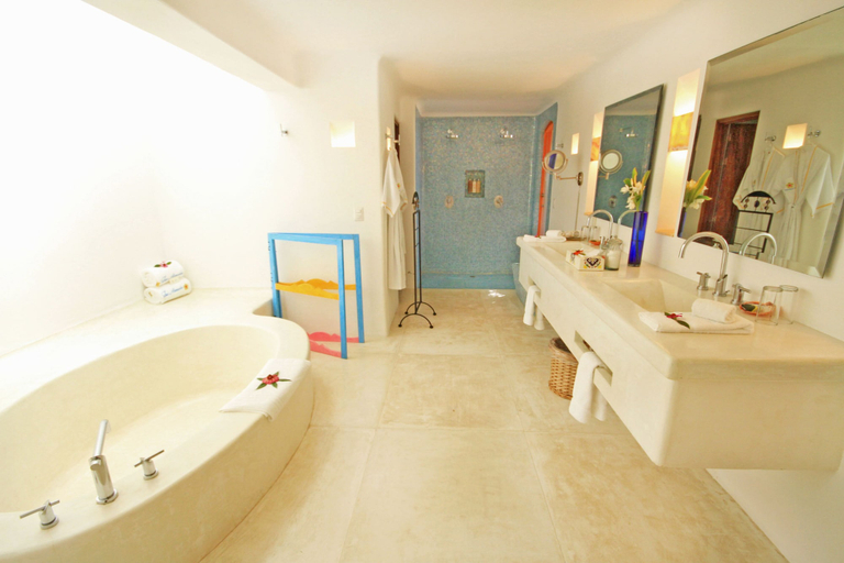 Bathroom 4, Las Alamandas, La Huerta