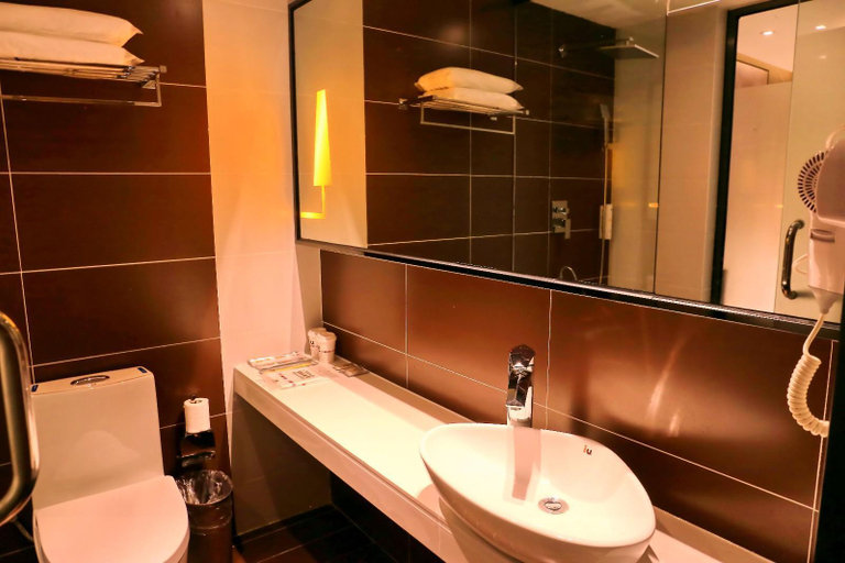 Bathroom 4, IU Hotel Jingmen Jingshan Municipal Government, Jingmen