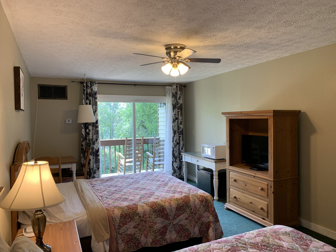 Bedroom 3, Woodbridge Inn & Tavern, Pickens