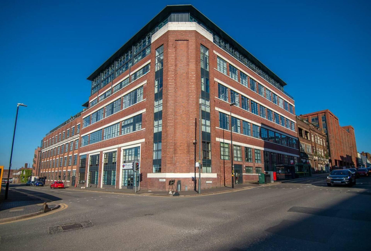 Exterior & Views 2, Stunning 2-bed Apartment in Birmingham, Birmingham