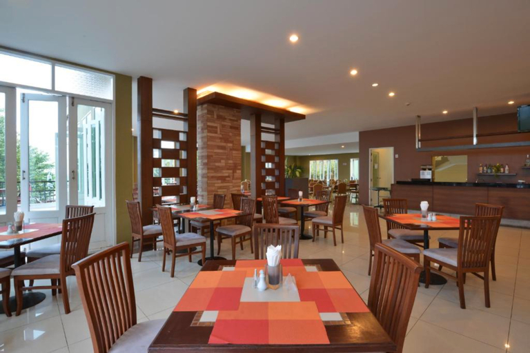 Food & Drinks 4, Royal Phala Cliff Beach Resort, Ban Chang
