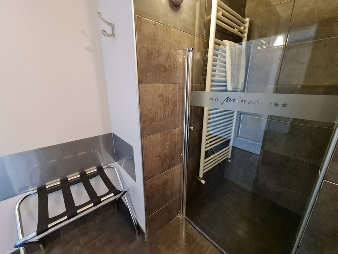 Bathroom 4, Logis Hotel No-Minoe, Morbihan