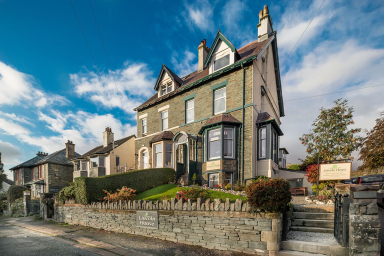 Exterior & Views